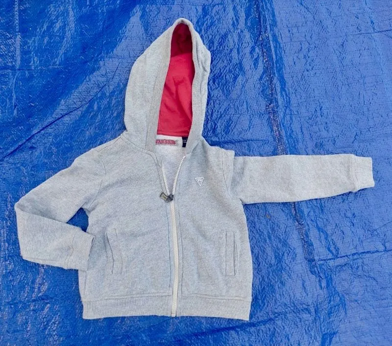 Jaket Hoodie Guess 3-4 tahun  photo 1