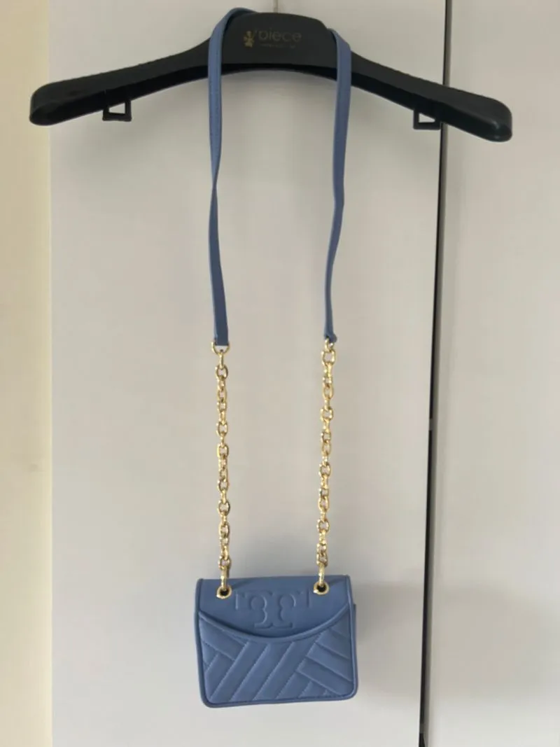 mini baby blue purse photo 1