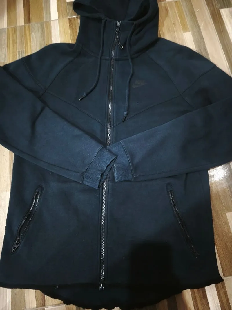 Nike tech  photo 1