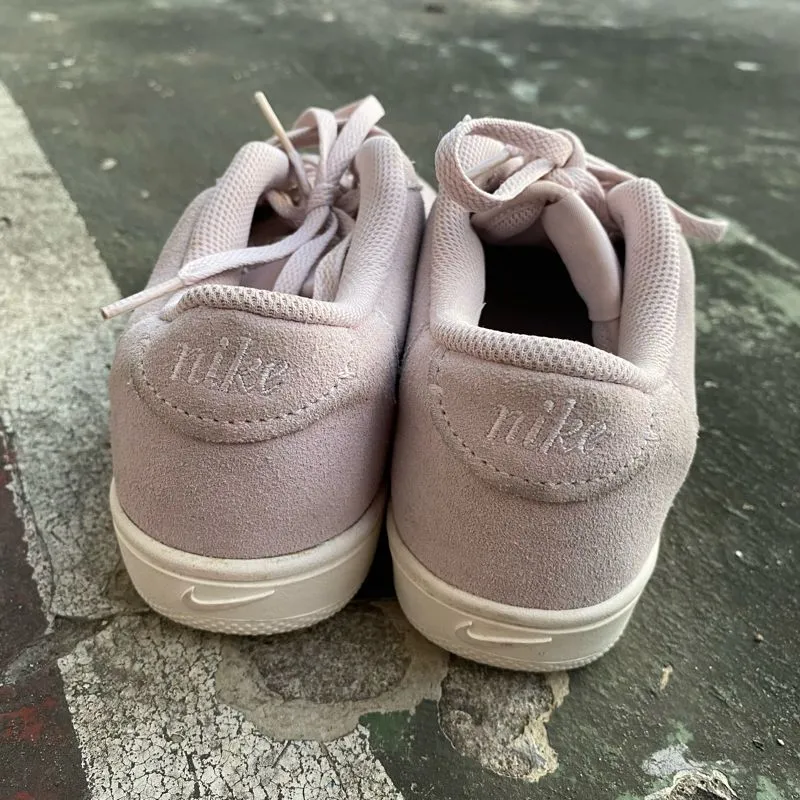 nike court vintage barely rose
