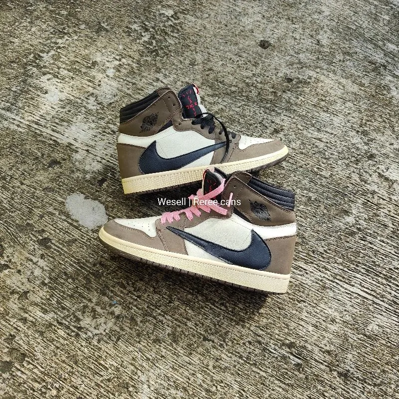 Sepatu Air Jordan 1 High OG TS SP Travis Scott photo 1