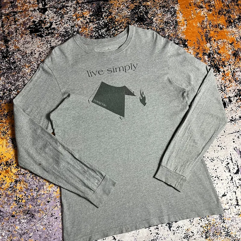 Patagonia Vintage Y2K T-shirt Pria black gray Preloved