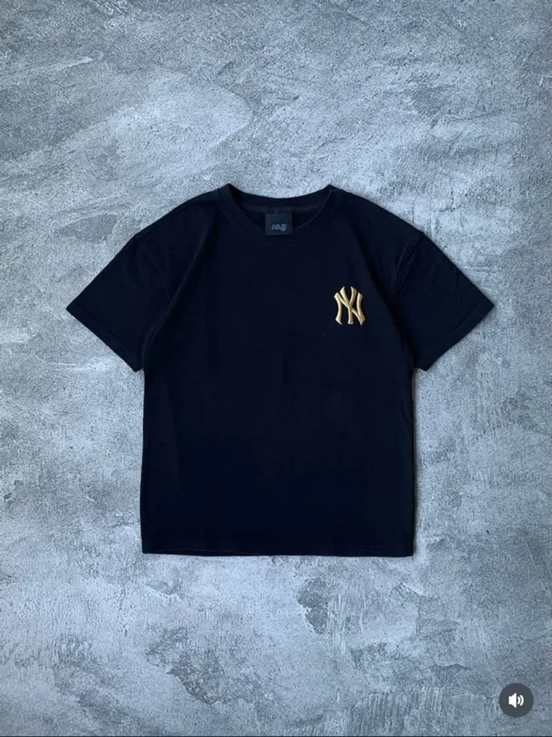 MLB YANKESS TEE photo 1