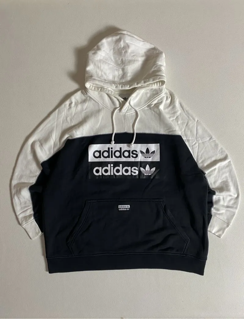 Adidas r y v black and white Hoodie photo 1