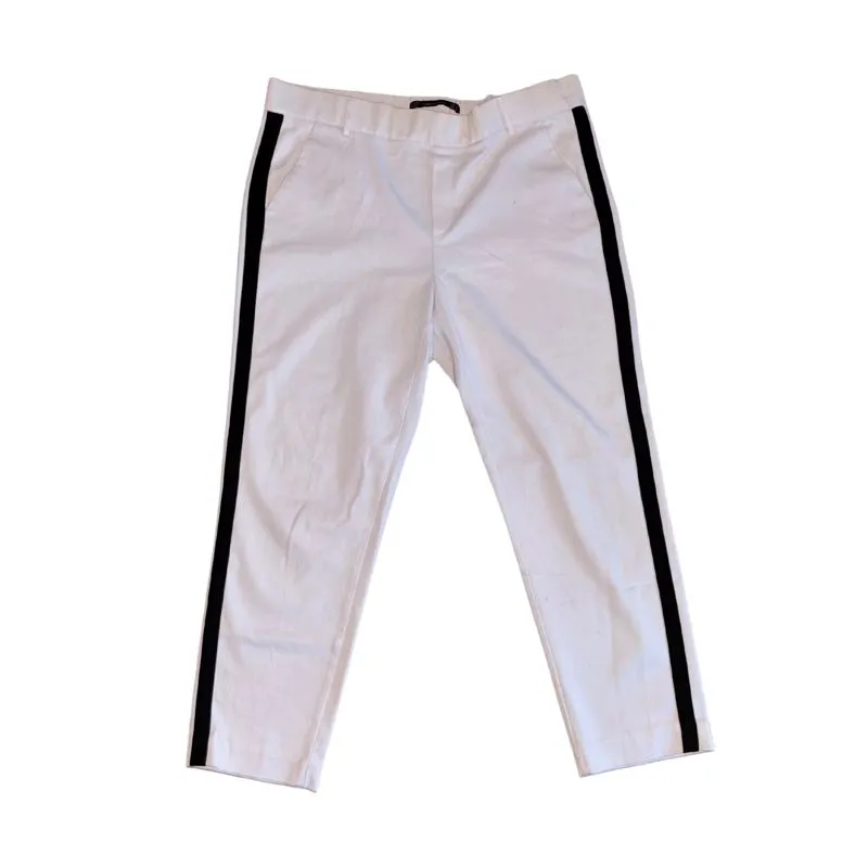 black lines white trousers photo 1