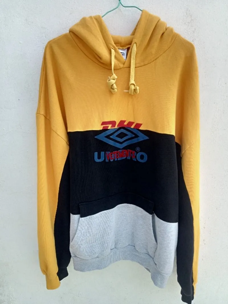 Hoodie vetements x umbro dhl photo 1