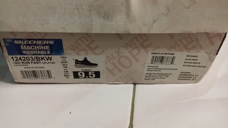 Skechers Casual Sneakers Wanita black photo 1