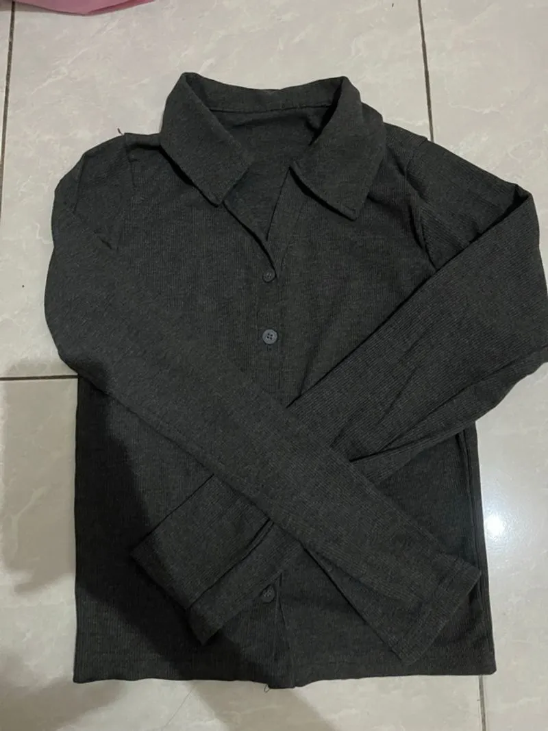 Cardigan press body photo 1