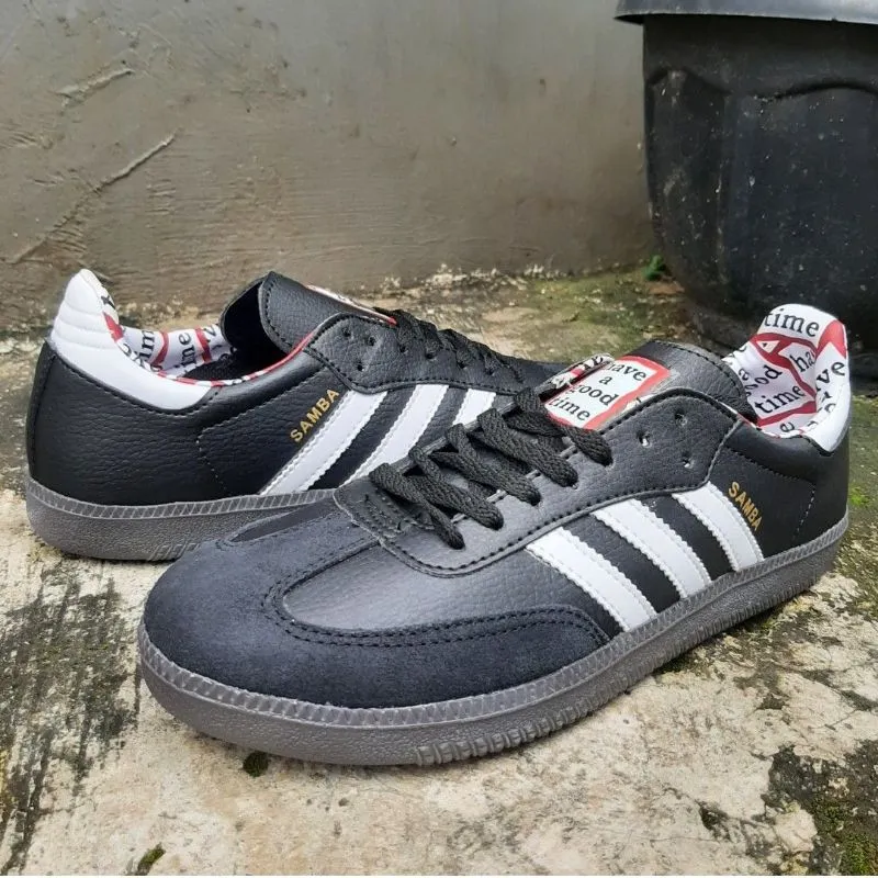 Sepatu Sneakers  photo 1