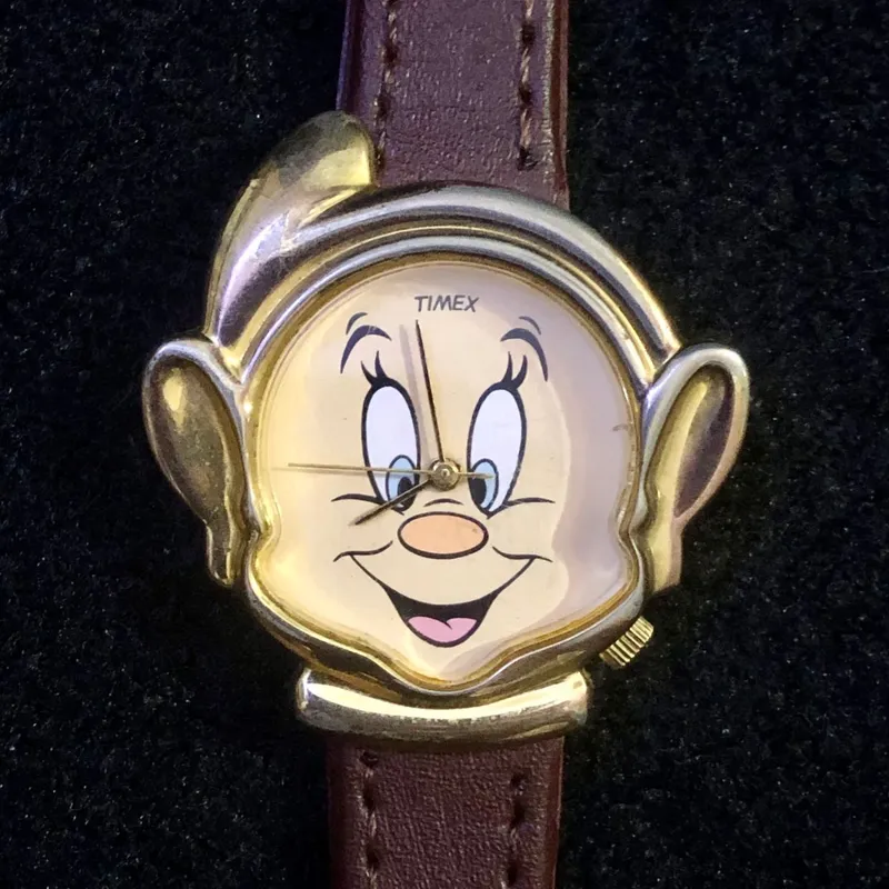 Disney Vintage Casual Pria gold photo 1