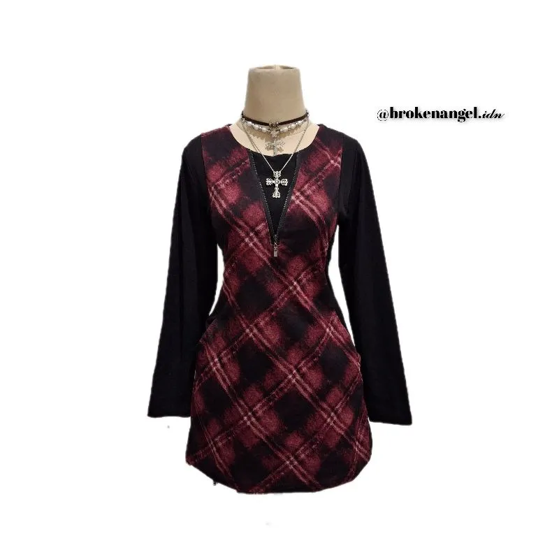 Plaid red overdress photo 1