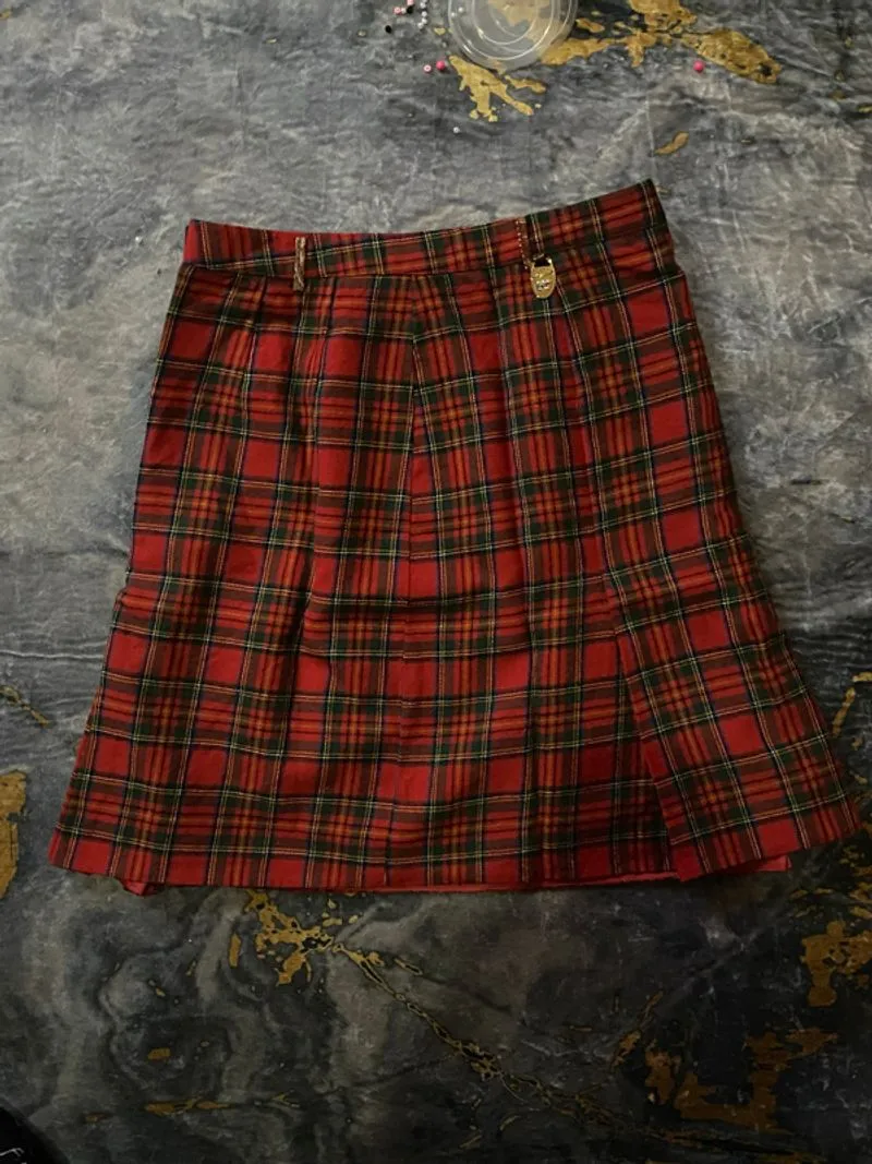 mini red skirt size xs fit to m  photo 1