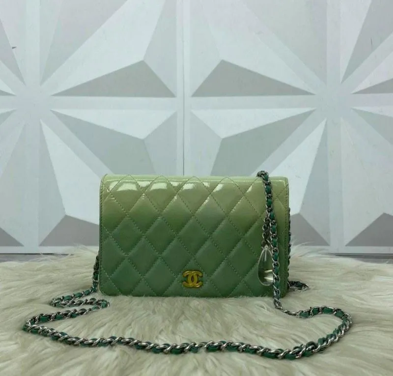 Chanel WOC Hijau Green Patent Leather Mix slingbag photo 1