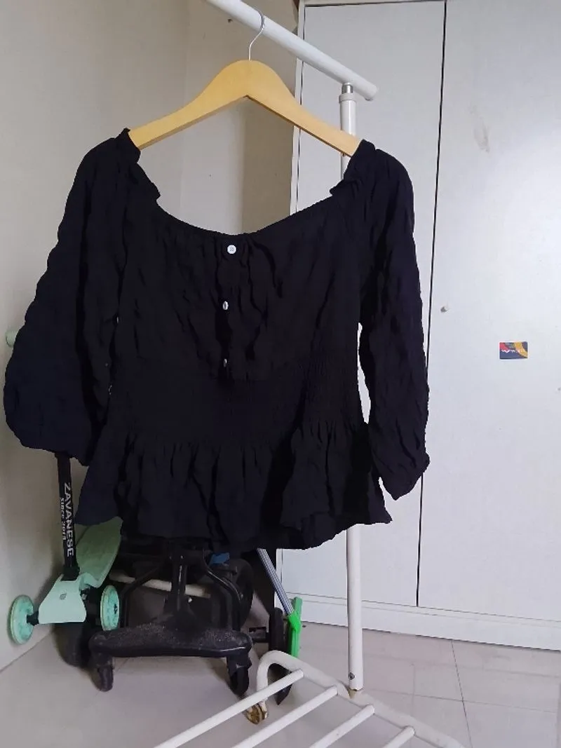 Sabrina Top photo 1