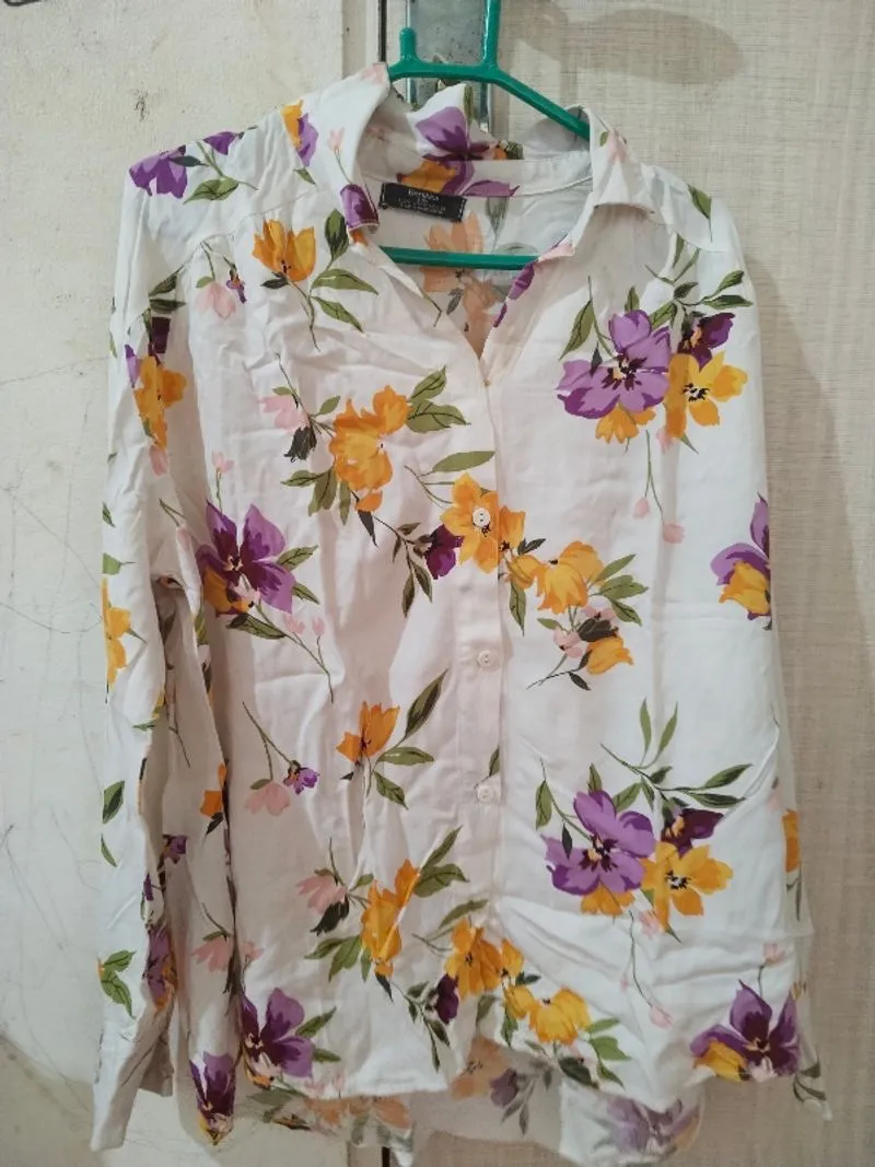 Kemeja merk bershka  size M made in Bangladesh photo 1