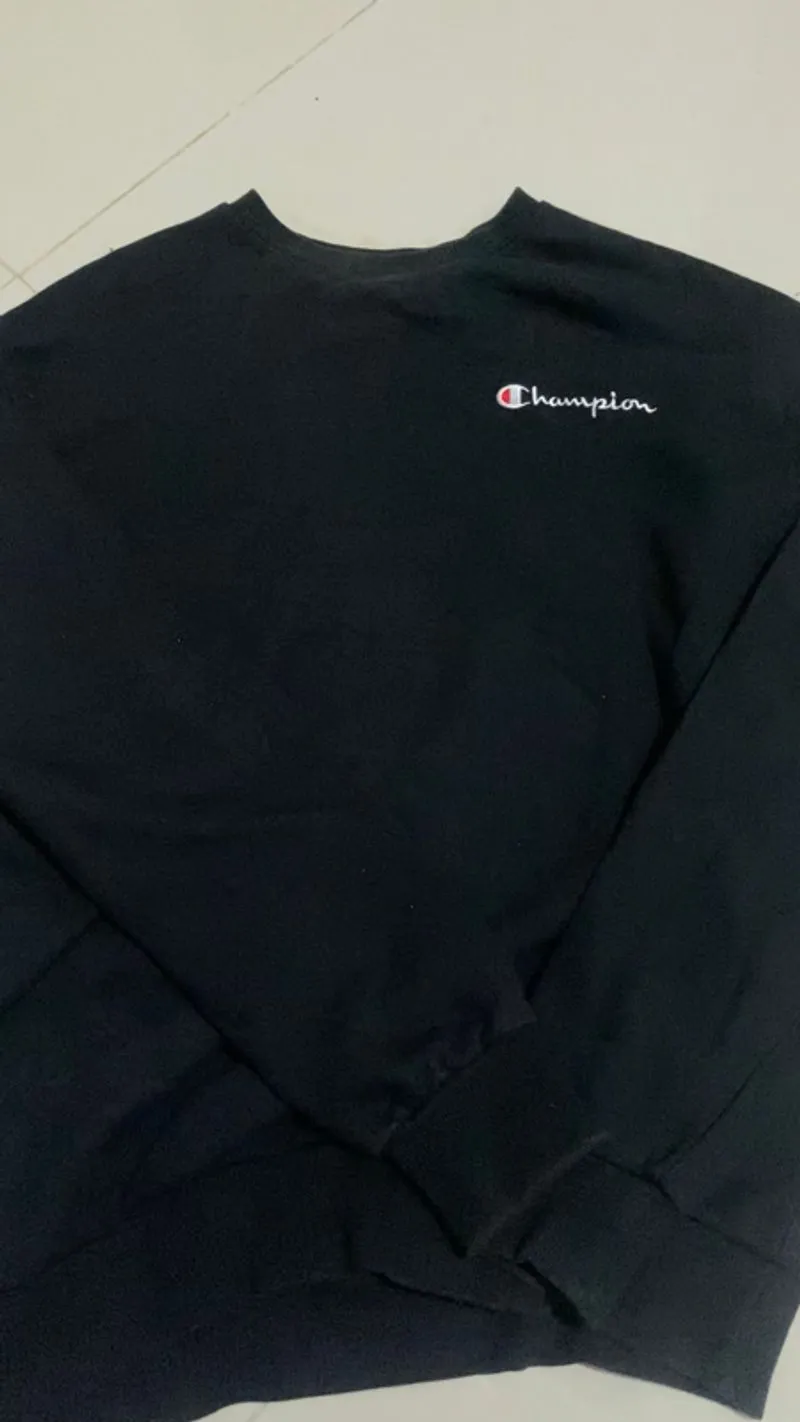 champion black sweater photo 1