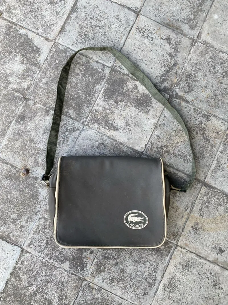 Lacoste sling bag worker photo 1