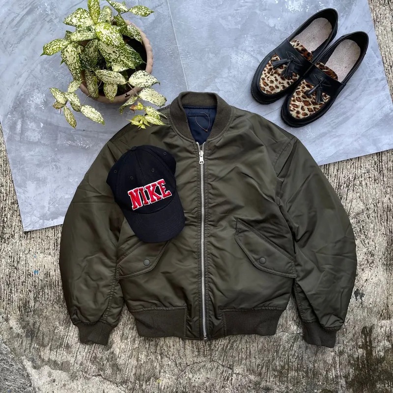 Uniqlo Minimalist Casual Bomber jacket Pria green navy photo 1