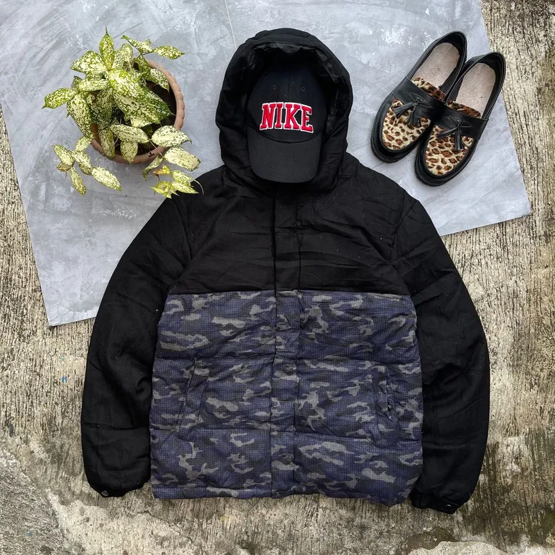 Gorpcore Minimalist Puffer jacket Pria black photo 1