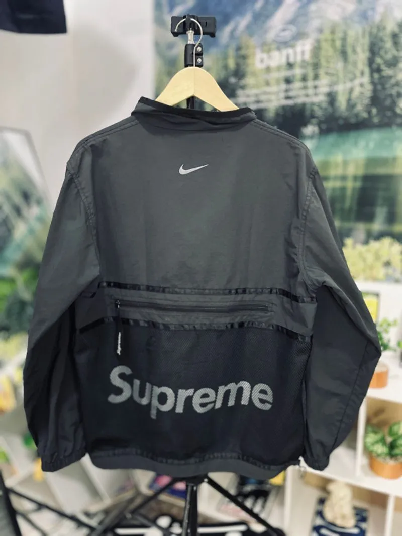 SUPREME x NIKE WINDBREKER JAKETS photo 1
