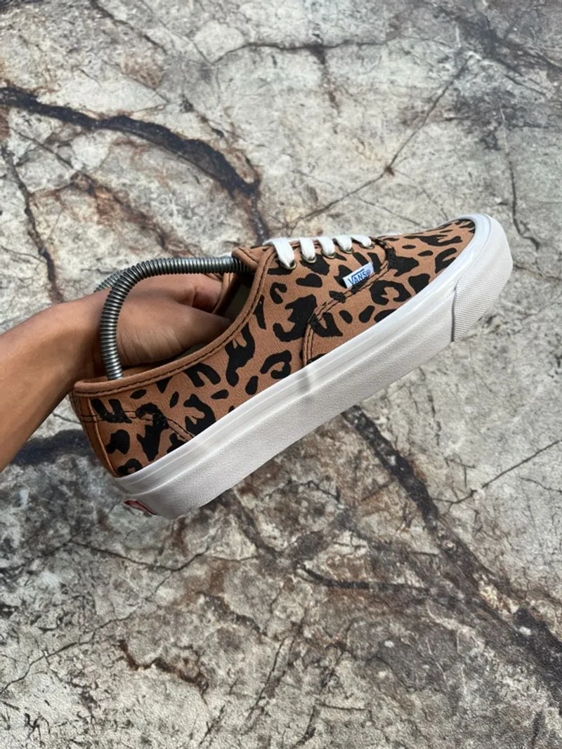 VANS AUTHENTIC LEOPARD Preloved