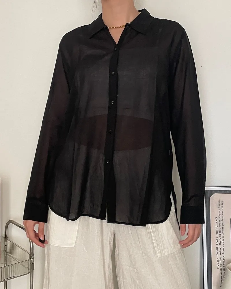 Uniqlo Vintage Minimalist Shirt Wanita black photo 1