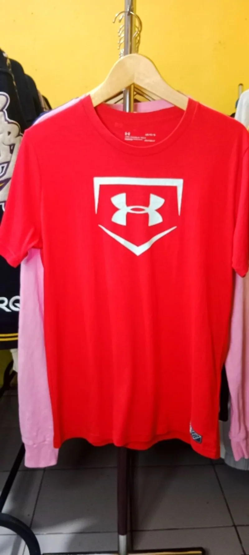 Kaos under armour merah photo 1