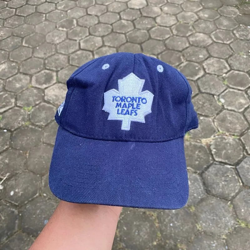 Vintage 90’s CCM Toronto Maple Leafs NHL One Fit Cap photo 1
