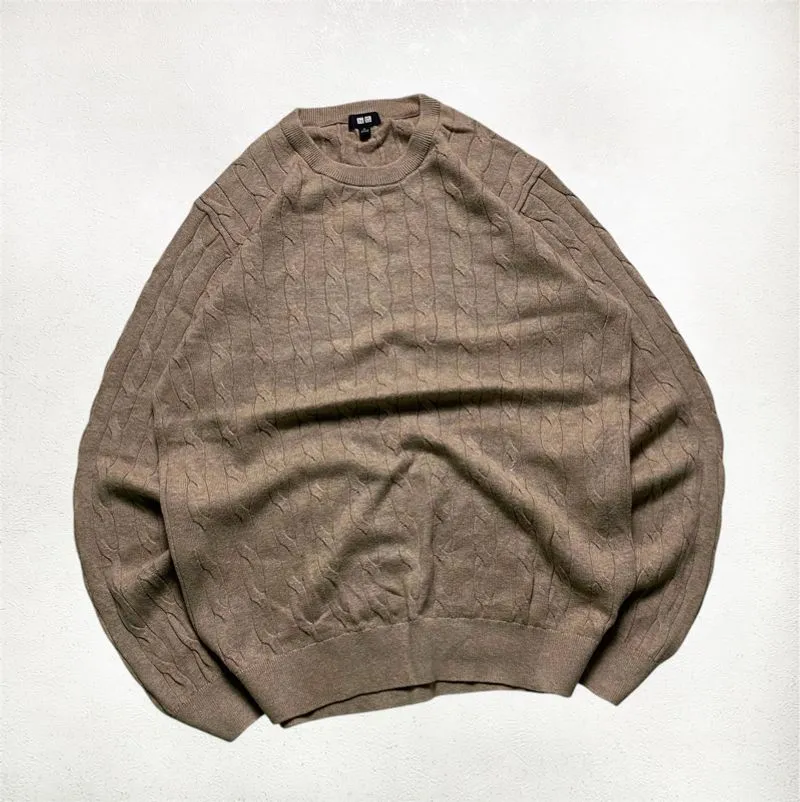 UNIQLO CABLE KNIT SWEATER photo 1