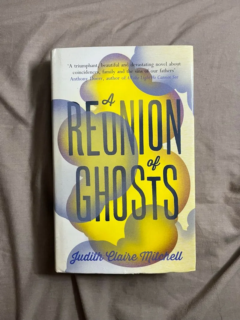 Buku A Reunion of Ghosts by Judith Claire Mitchell photo 1