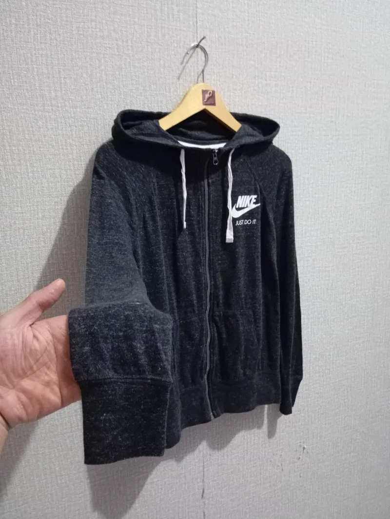 Nike Sportswear Hoody Wanita black gray photo 1