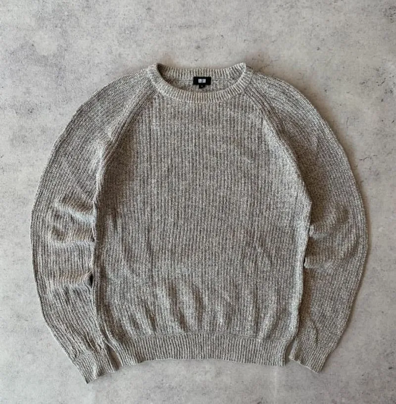 Sweater Rajut Abu Uniqlo Size M - Adem & Nyaman Dipakai photo 1
