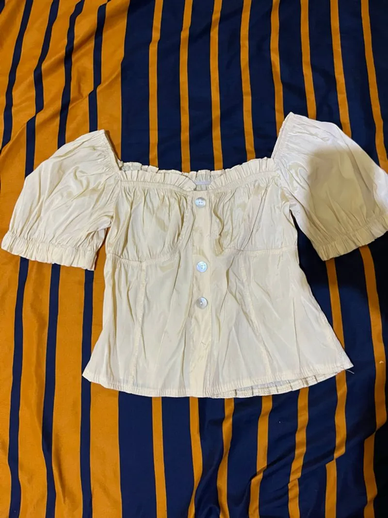 yellow blouse photo 1