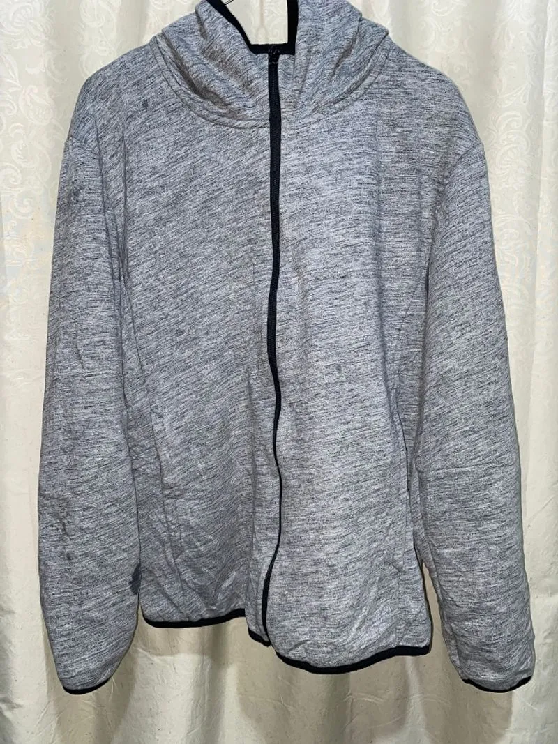 HOODIE UNIQLO  photo 1