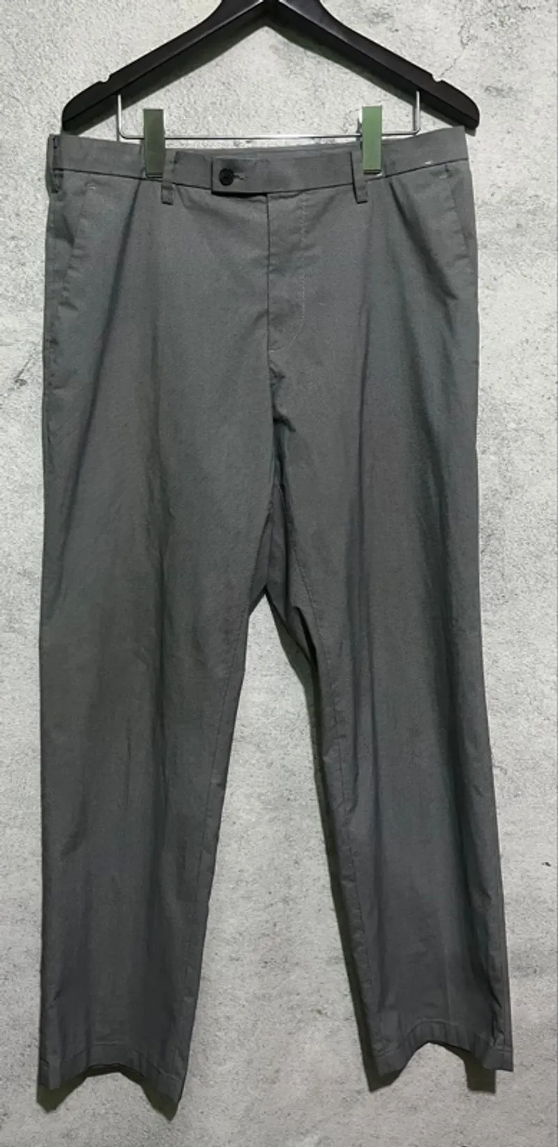 Uniqlo celana panjang photo 1