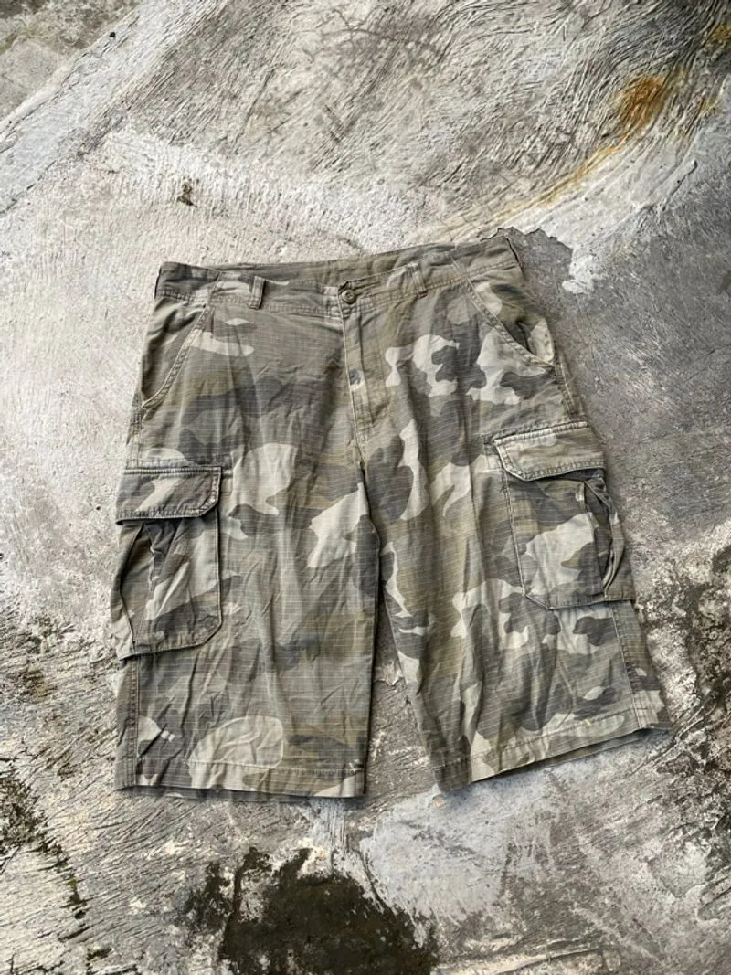 Cargo Camo Short Pants photo 1