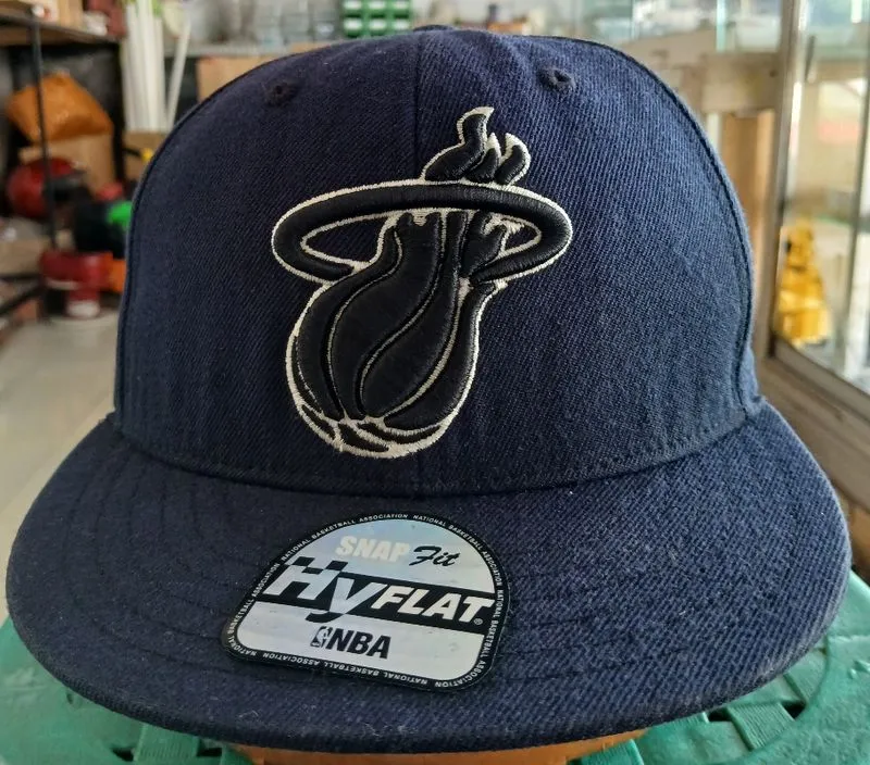 Topi Snapback NBA Miami Heat / Topi Bekas Logo Bordir photo 1