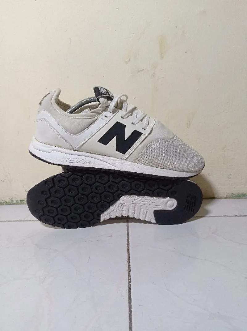 New Balance 247 photo 1