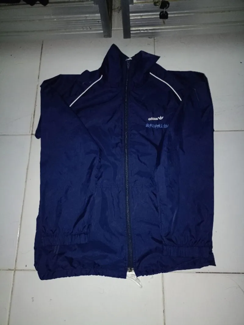 jaket adidas kalo dipake pasti mirip liam gallagher photo 1