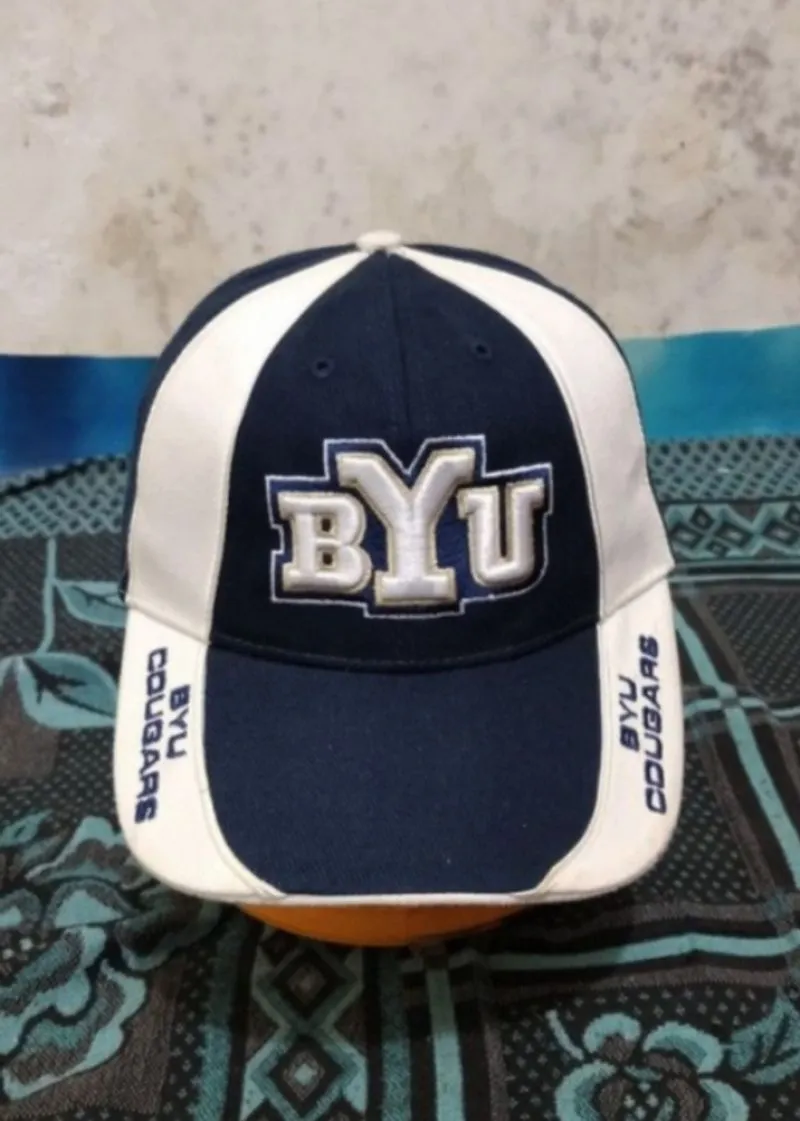 Topi BYU cougar by Dan Favorite photo 1