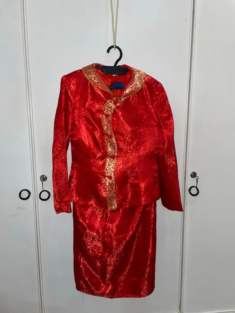 Cheongsam Merah Elegan – Mewah, Anggun, dan Kondisi Sangat B photo 1