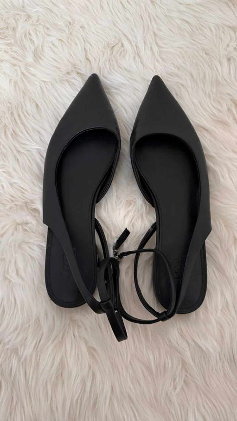 Preloved Love Bonito Flat Shoes photo 1