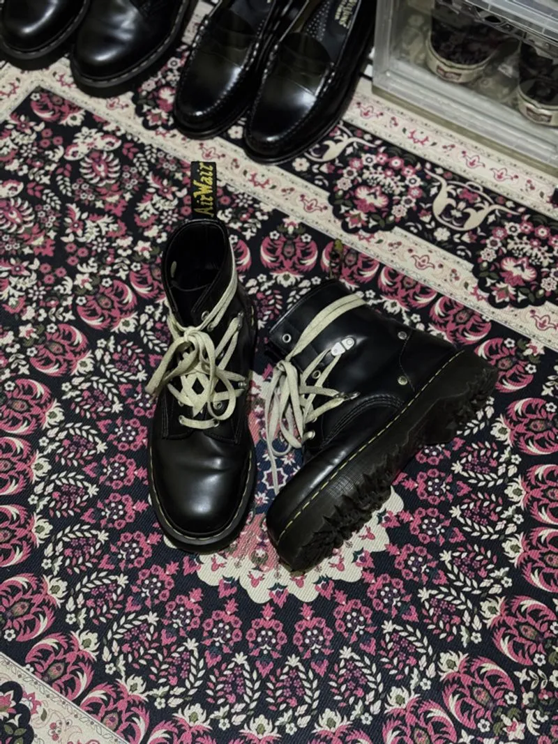 dr martens 1460 bex stud fine haircell black  photo 1