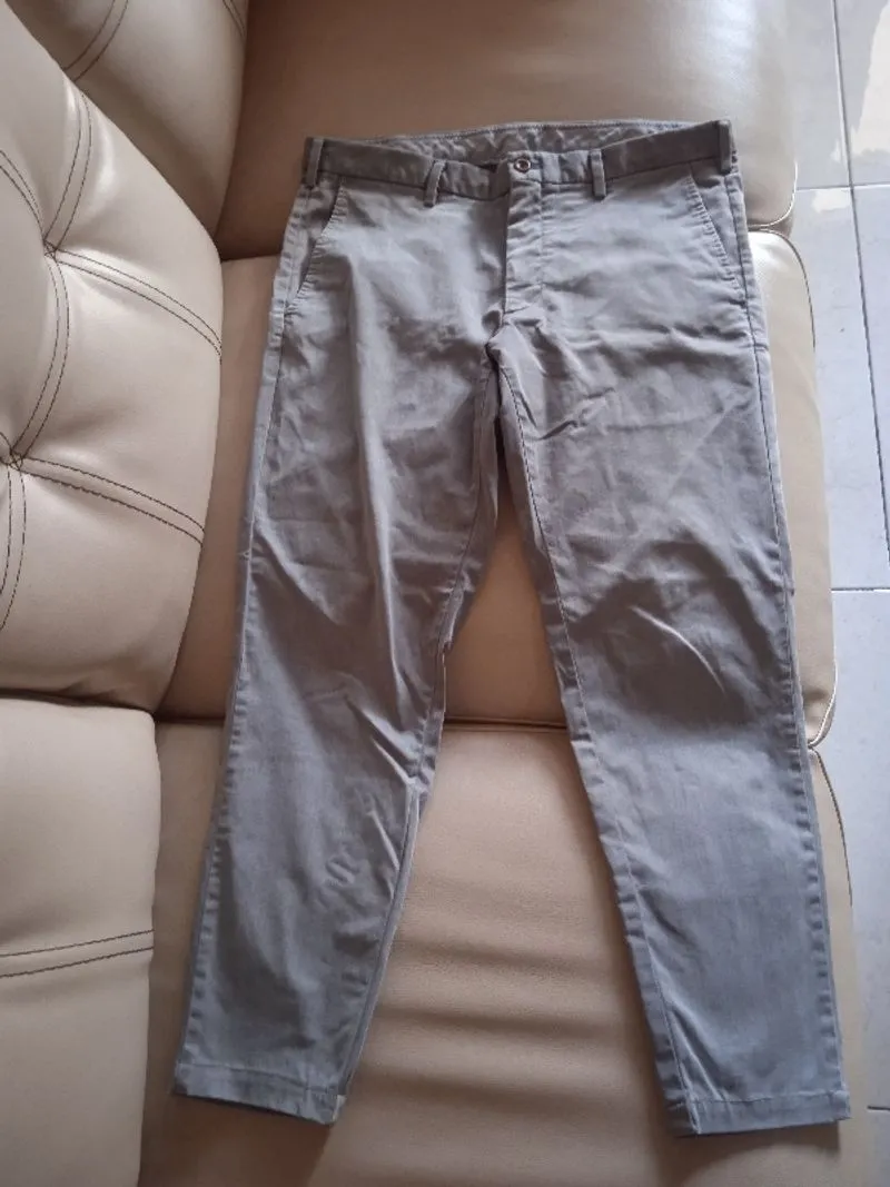 UNIQLO CHINOS SECOND photo 1