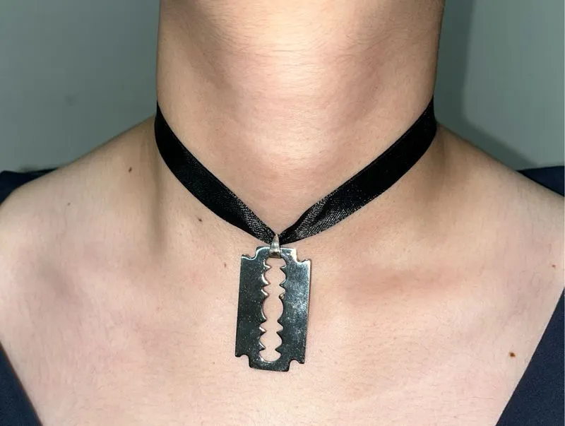 Choker (fake razor) photo 1