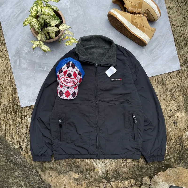 Gorpcore Minimalist Puffer jacket Pria black photo 1