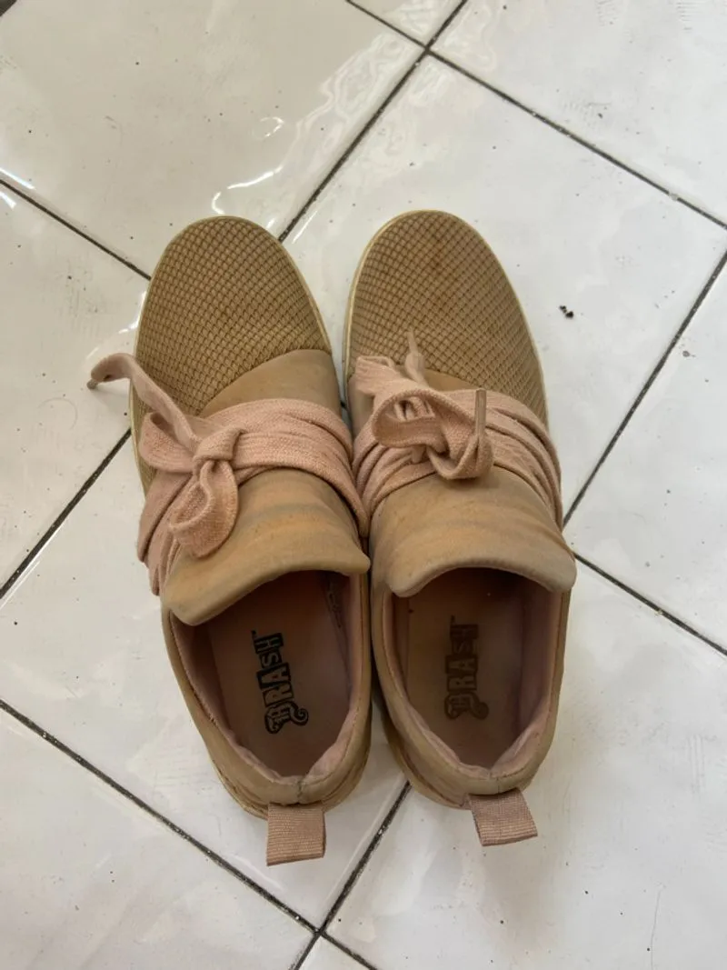 Trash Pink Shoes photo 1