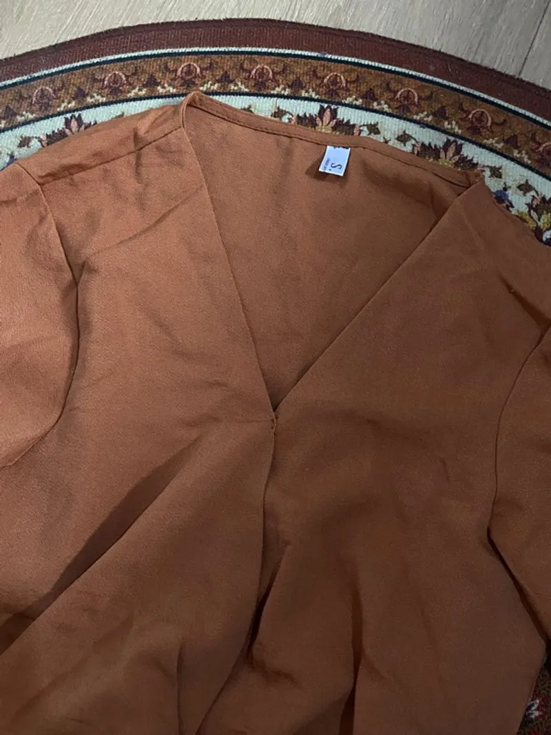 Long Sleeves Crop Top photo 1