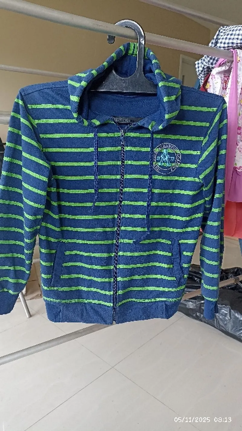 Jaket hoodie usia 9-11 thn photo 1