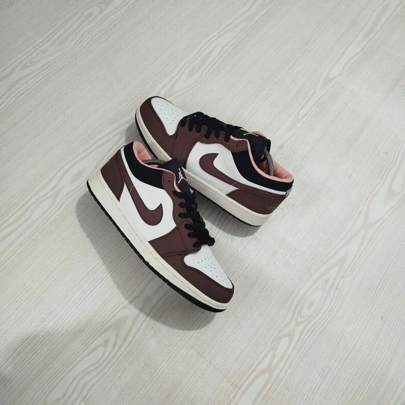 Nike Air Jordan photo 1